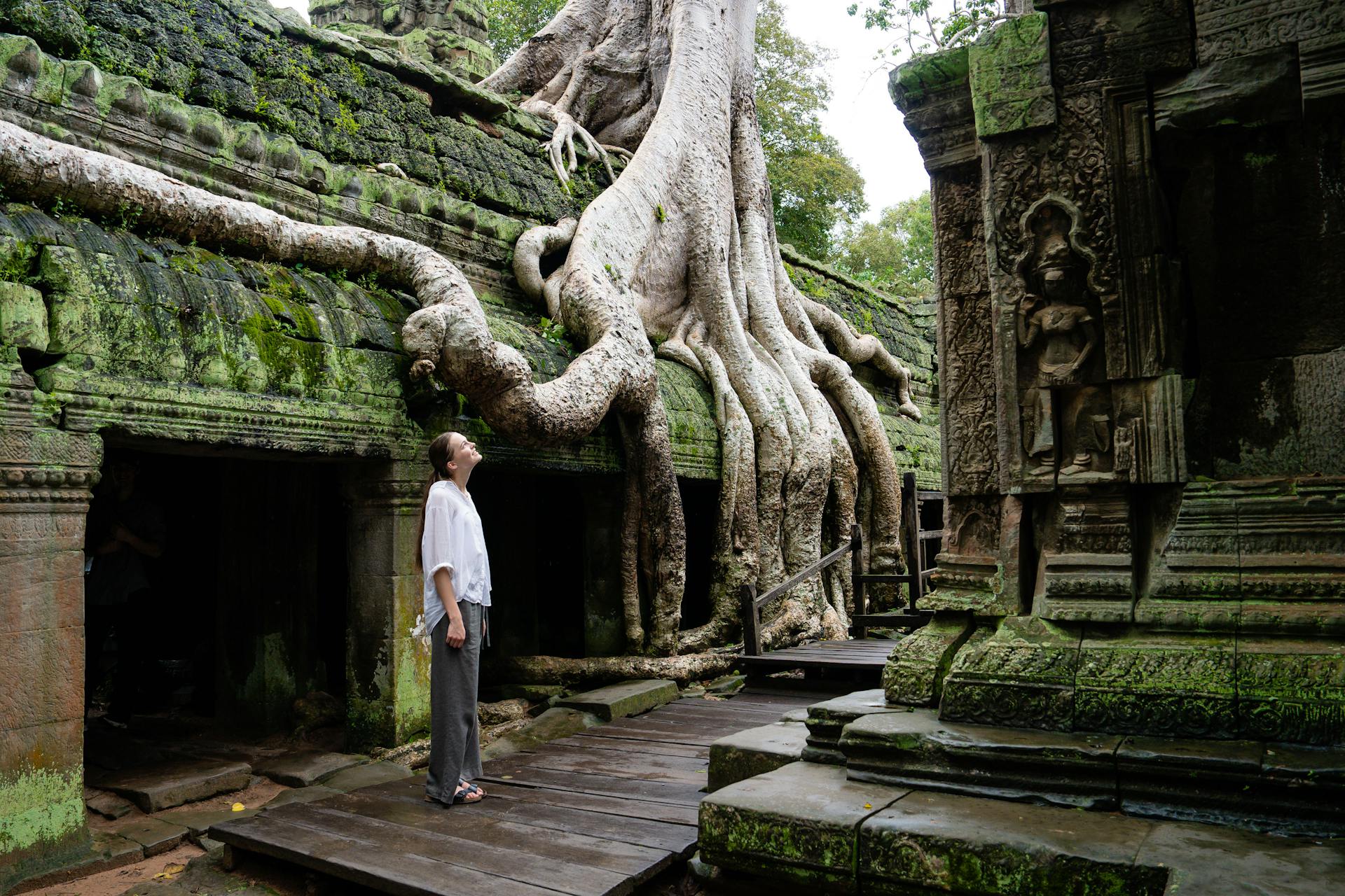 Photograph the spiritual essence of Angkor’s traditions